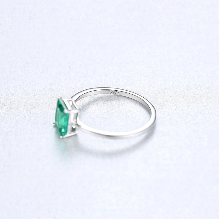 Ring 4 Prong Emerald Rectangle Gemstone Wedding Ring